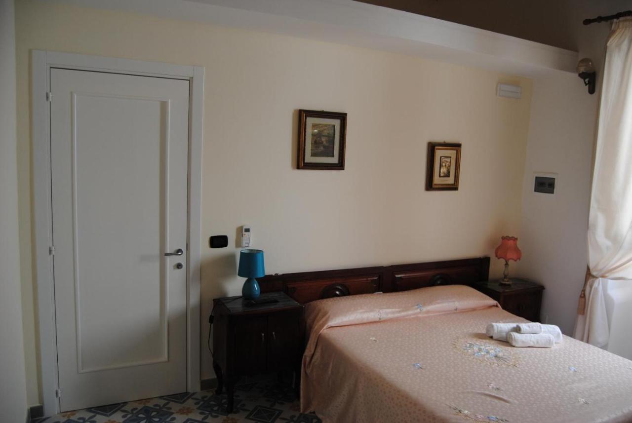 B & B Palazzo Maestro & Corte Maestro Rooms Gallipoli Eksteriør bilde